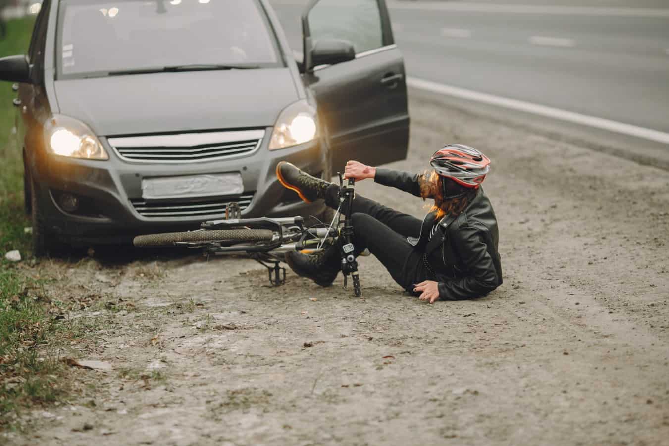 Wypadek - rower potrącony przez samochód