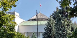Elektryczna hulajnoga z obowiązkowym OC - Sejm w tym roku tegc nie uchwali
