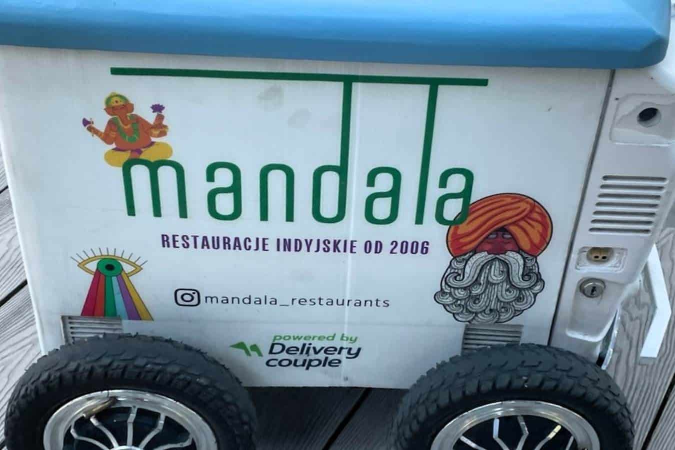 Robot dostawczy na usługach restauracji Mandala w Warszawie