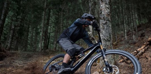 Amflow Carbon - rower elektryczny od DJI