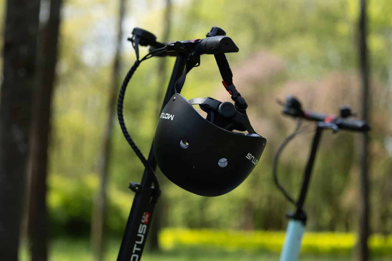 Hulajnoga i kask Motus