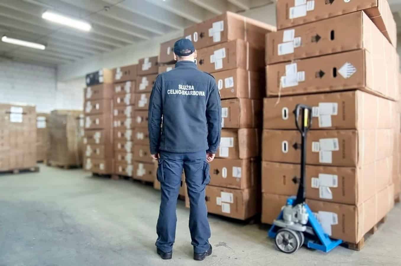 Elektryczne hulajnogi i rowery oferowane bez odprowadzania podatku VAT i płacenia cła zabezpieczone przez KAS w liczbie ponad 2 tys. egzemplarzy 