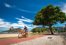 E-bike i e-hulajnoga: 32 km/h i 1000 W. Nowe przepisy, otwarte na mikromobilność. Niestety, nie w Polsce Elektryczny rower w Brazylii, w Rio de Janeiro