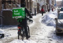 Ryga. Łotwa wprowadziła legalne rowery elektryczne z napędem i manetką