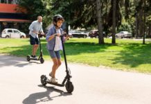 Wiek, od którego dziecko może jeździć hulajnogą elektryczną zostaje podniesiony do 13 lat