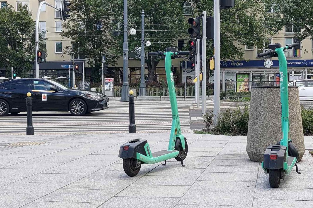 Elektryczne hulajnogi sharingowe - ustawa ma uregulować ich parkowanie